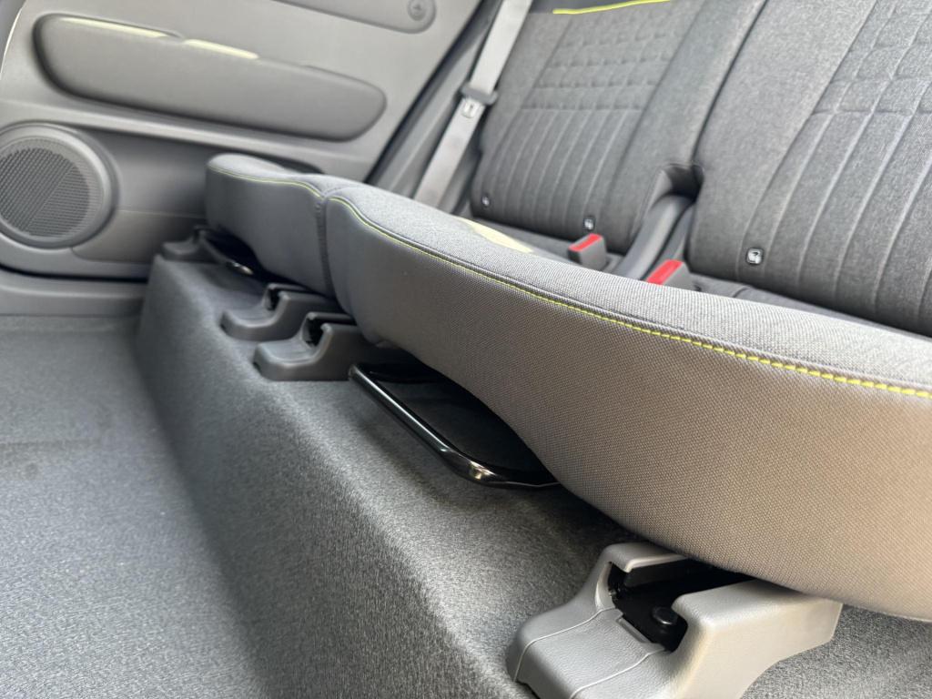 Hyundai Inster cross sky plus 49 kwh direct beschikbaar!