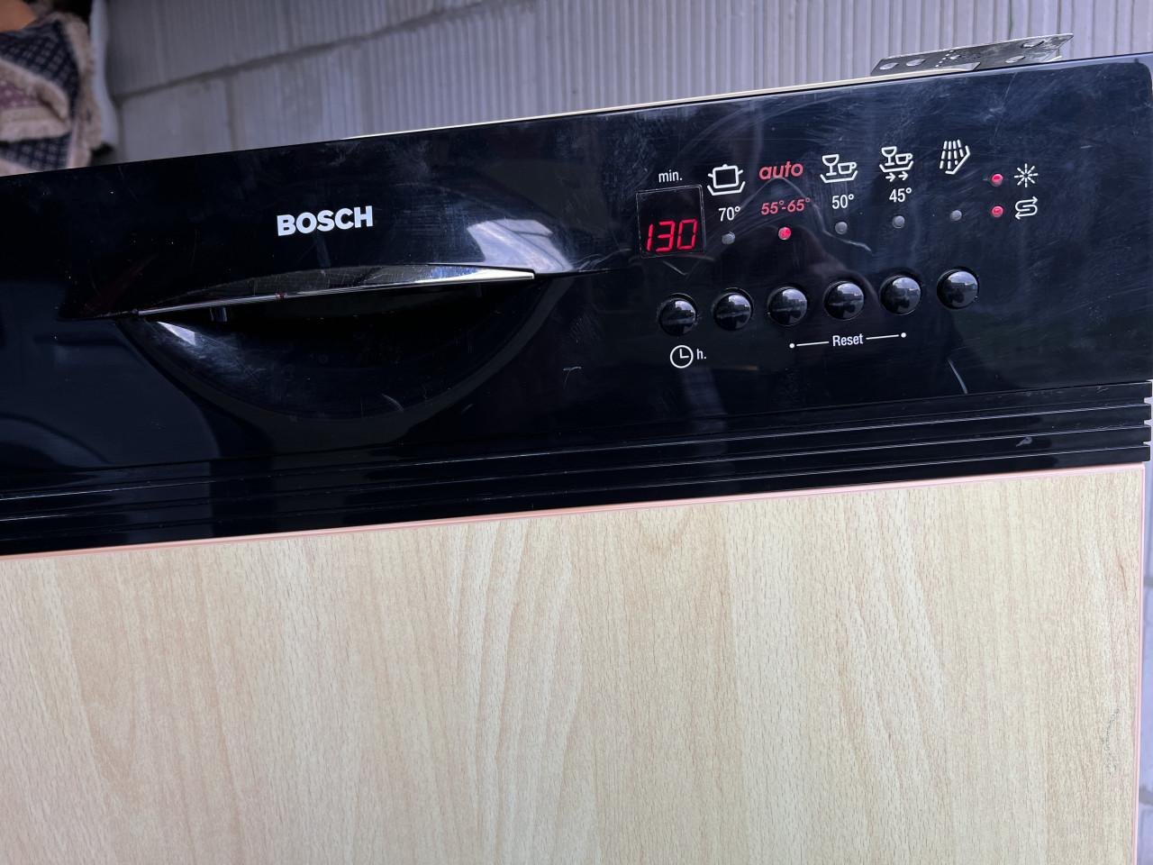 Bosch auto 3 in i1 nbouw vaatwasser nette condite 83x60 cm.