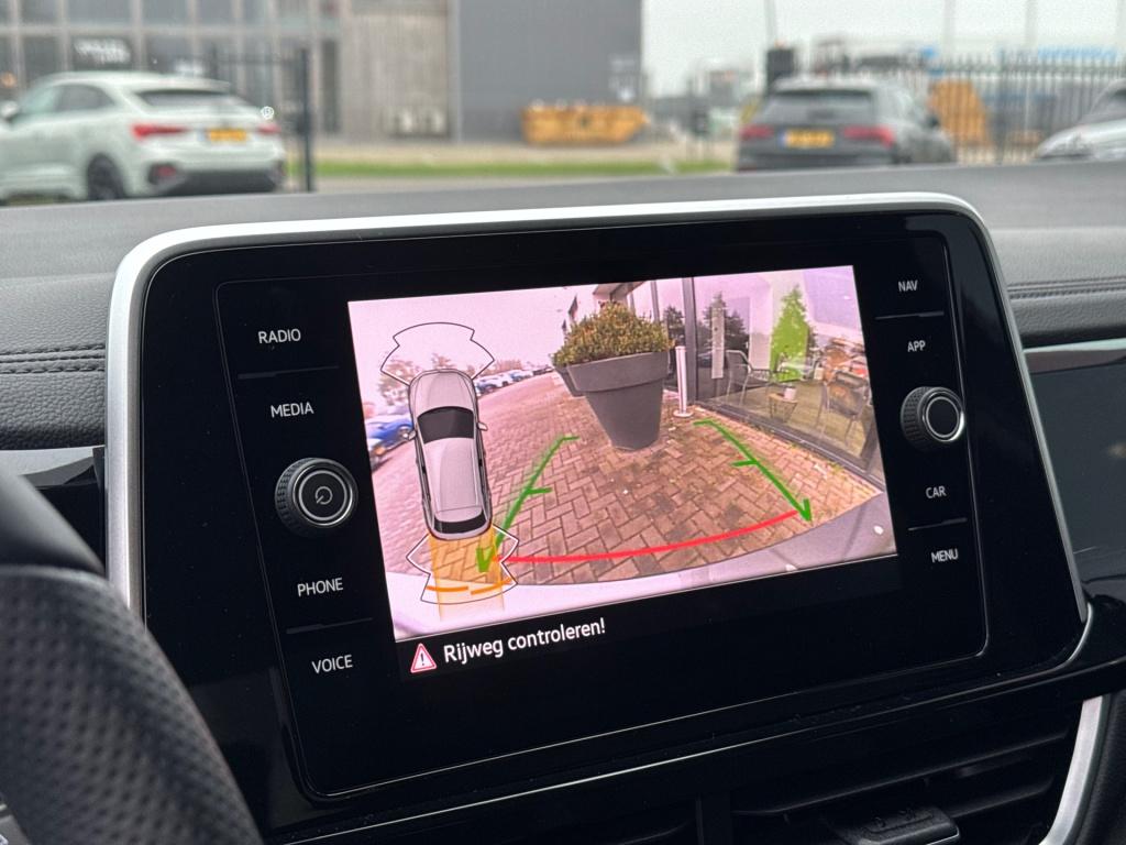 Volkswagen T-roc 1.5 tsi r-line edition * massage * carplay * trekhaak * ca