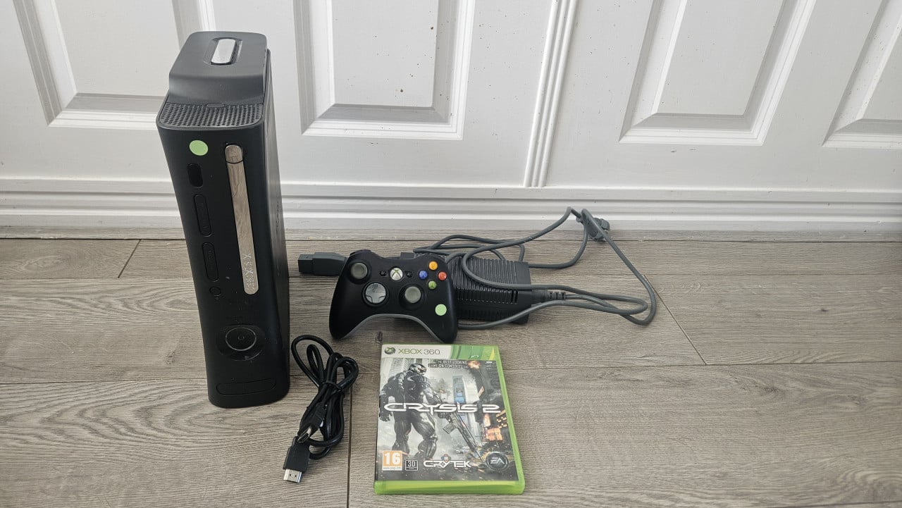 Xbox 360 Console 120GB + Controller + Game (Crysis 2)