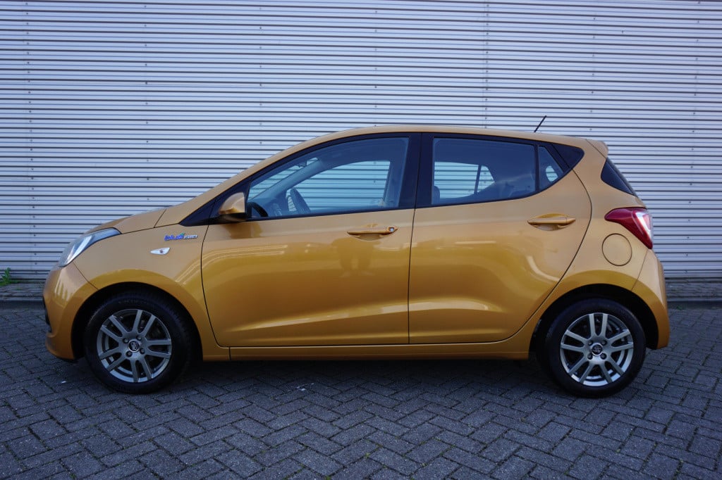 Hyundai I 10 1.0i i-motion comfort climate / cruise / parkeers. / nap