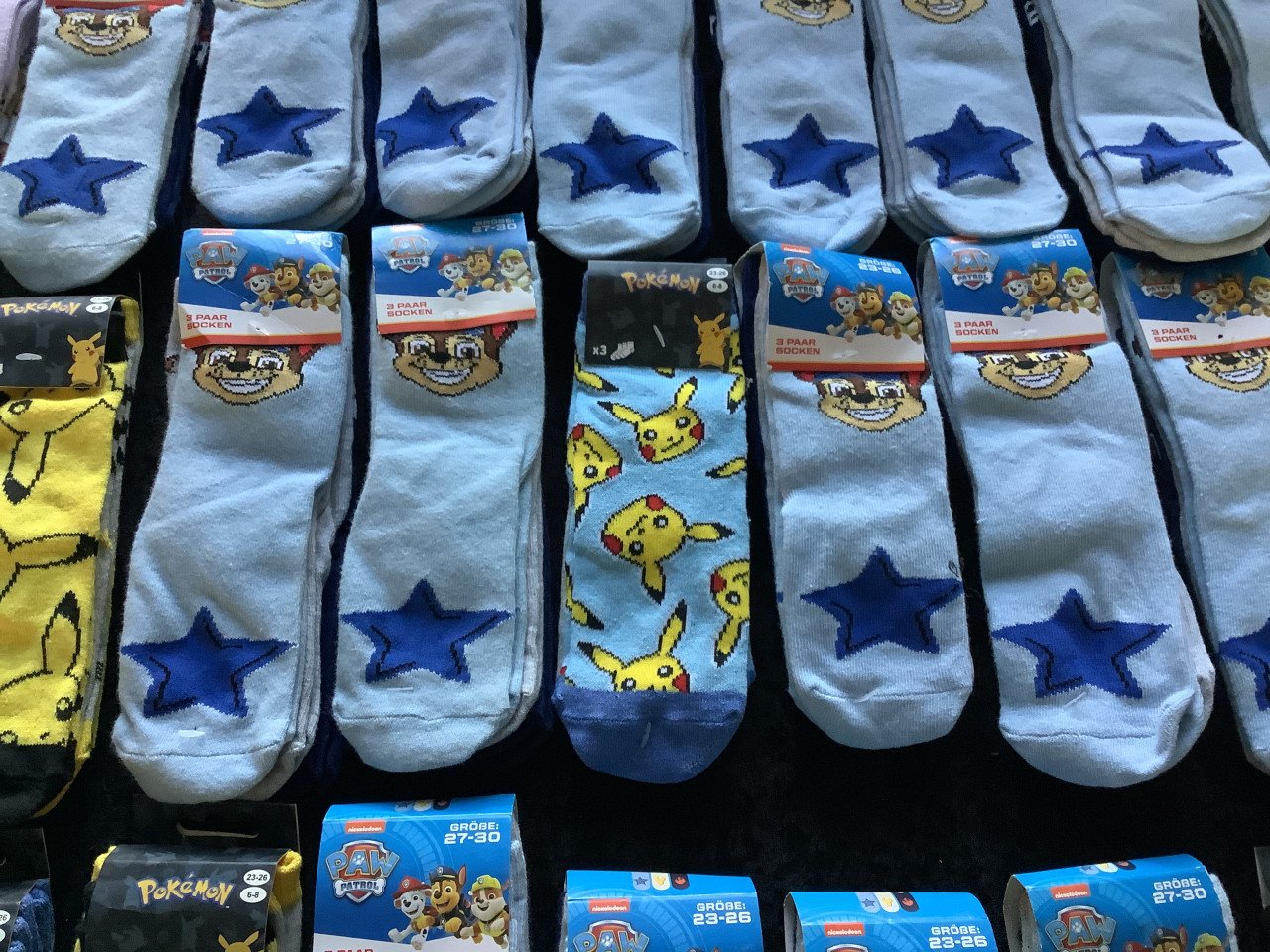 Partij Paw Patrol en Pokemon sokken. ( partij 141)