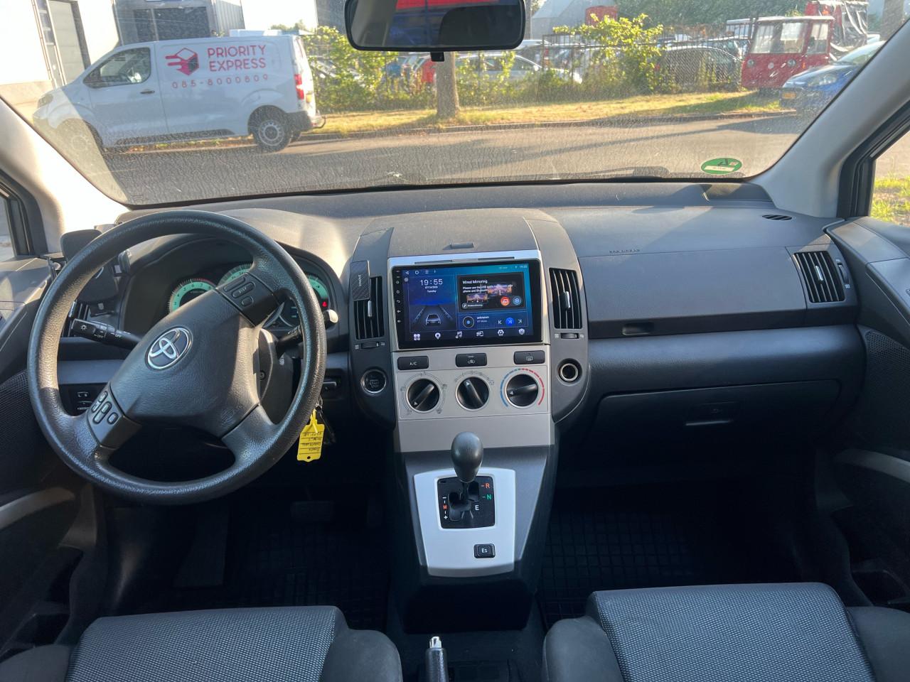 Toyota Corolla Verso 1.8 VVT-i 7 zitter