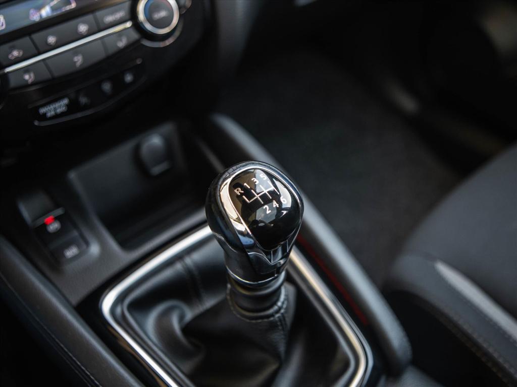 Nissan Qashqai 1.2 115 dig-t n-connecta | panoramadak | trekhaak | navigati