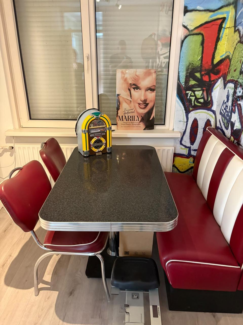 Diner set