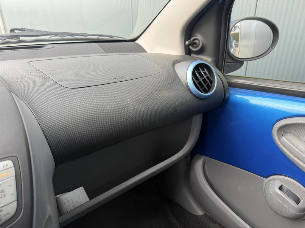 Peugeot 107 1.0-12v urban move airco 5-drs