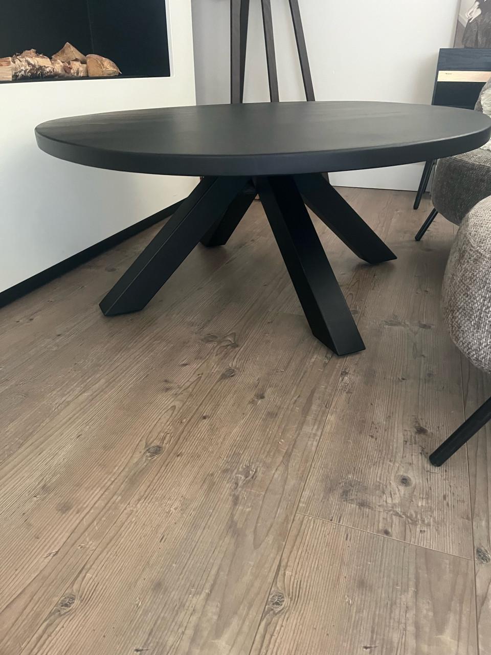 Moderne salontafel mat zwart 110 D x 47 H