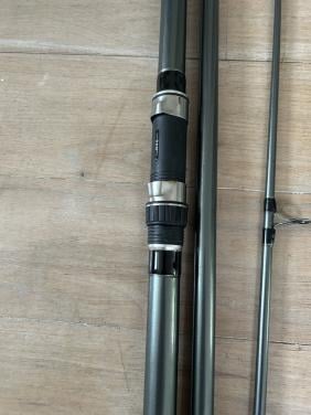 Te koop zeehengel merk Dam onliner surf 200  lang 4.2 meter werpgewicht 200