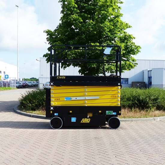 Te huur: Schaarlift hoogwerker 8m platformhoogte