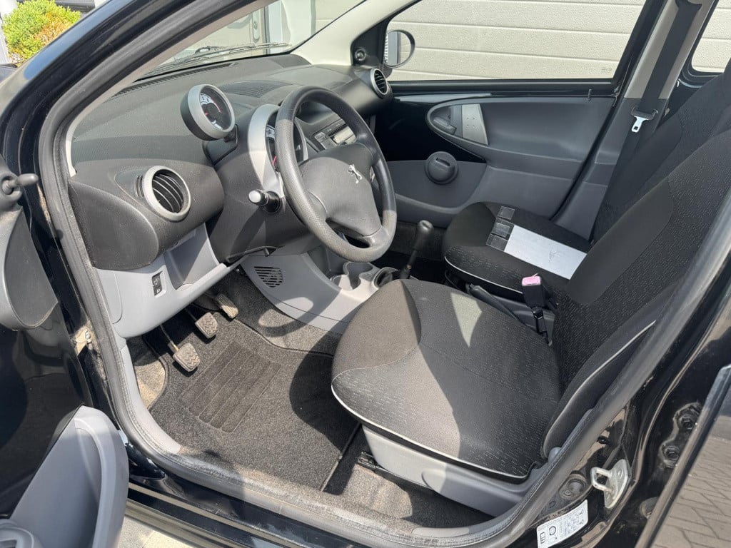 Peugeot 107 1.0-12v xs/nap/apk/airco