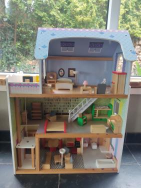 Groot poppenhuis