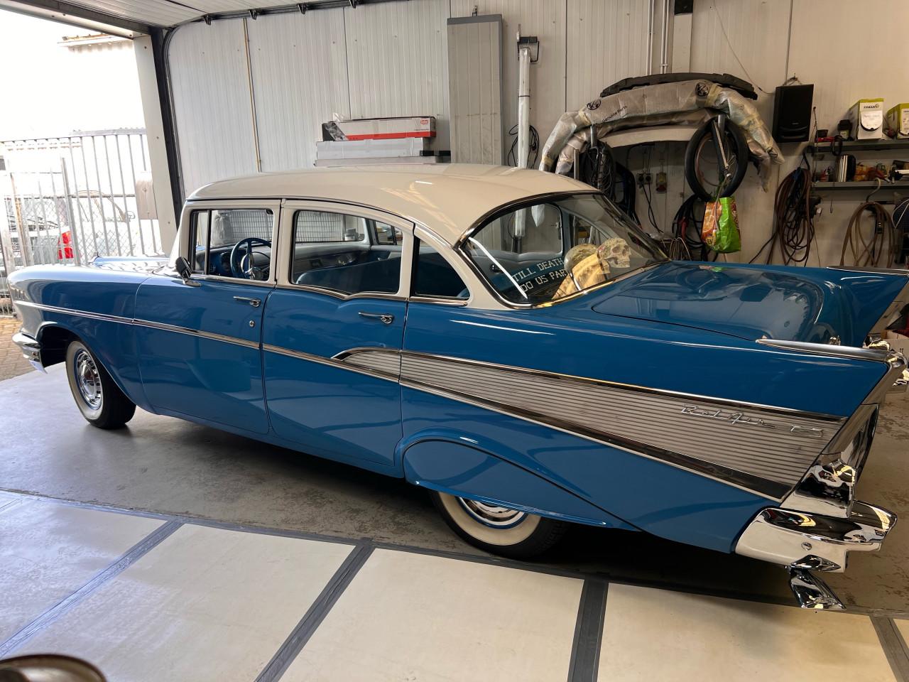AUTO SCHADE /Restauratie /SPUITEN/LASSEN /POLIJSTEN AUTOSCHADE BEDRIJF
