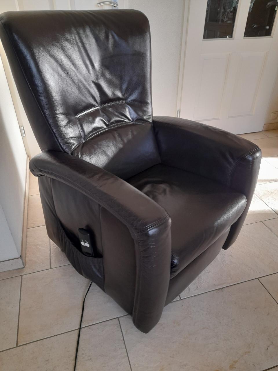 Lederen Sta op stoel  (in goede nette staat ) werkt naar behoren!