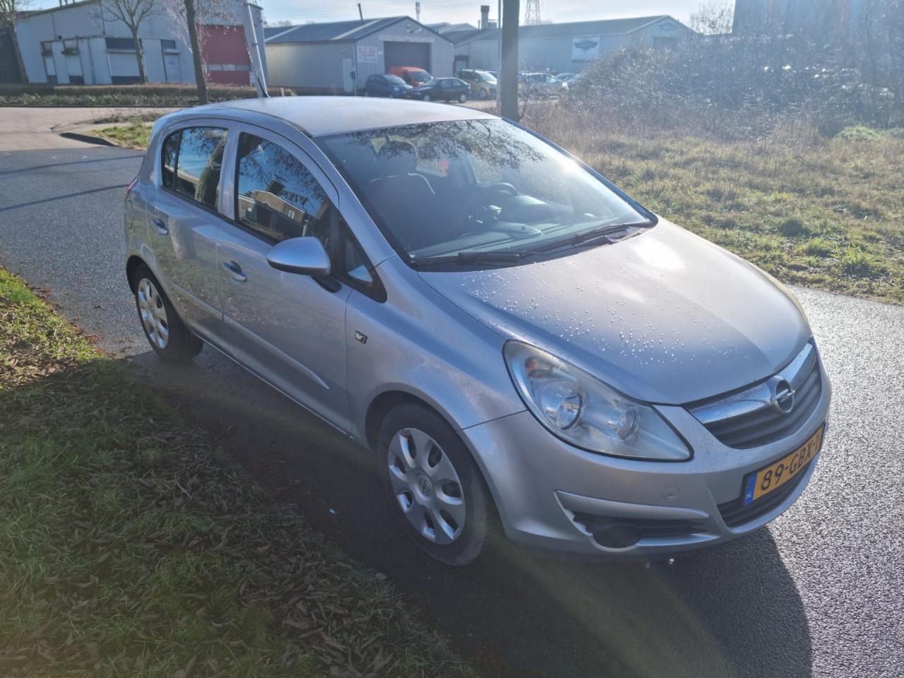 Opel corsa 1.2i twinsport bouwjaar 2008 apk 9-2026 5 deurs