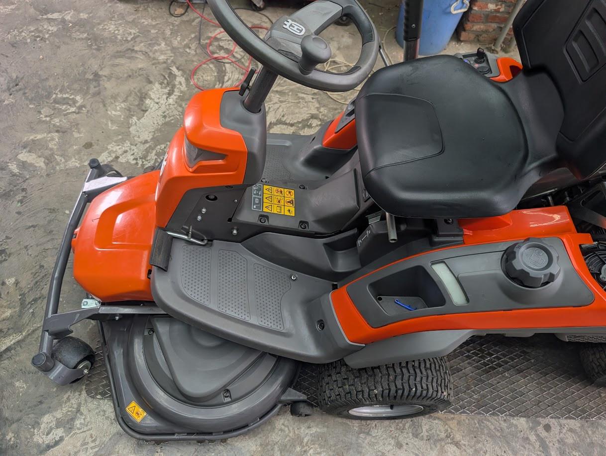 Zitmaaier Husqvarna RC 320 TS