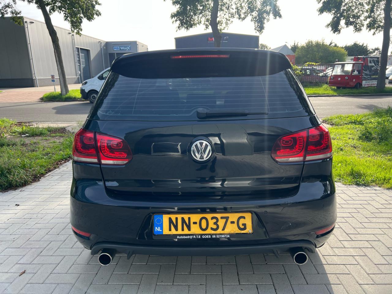 Volkswagen Golf 1.4TSI Highline black on black