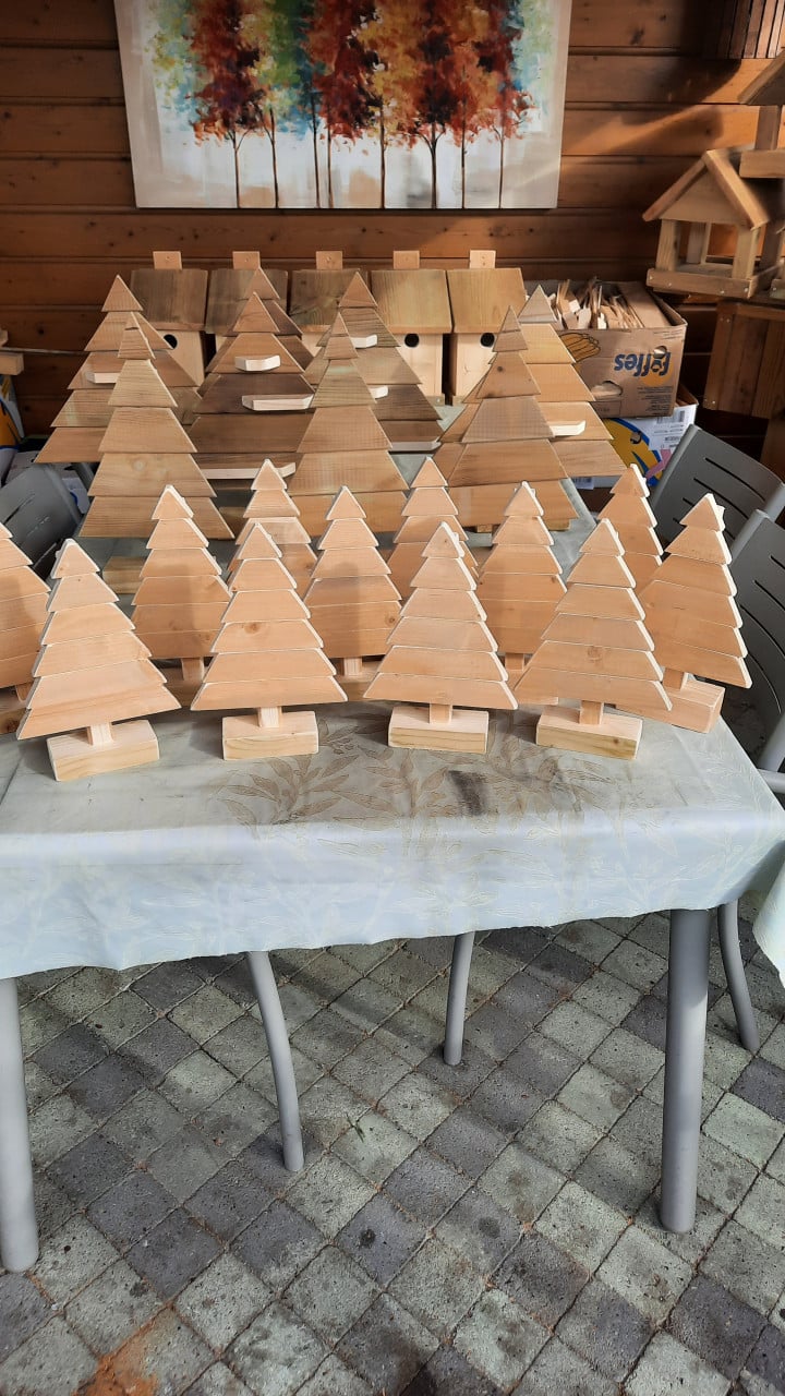 Houten kerstboompjes