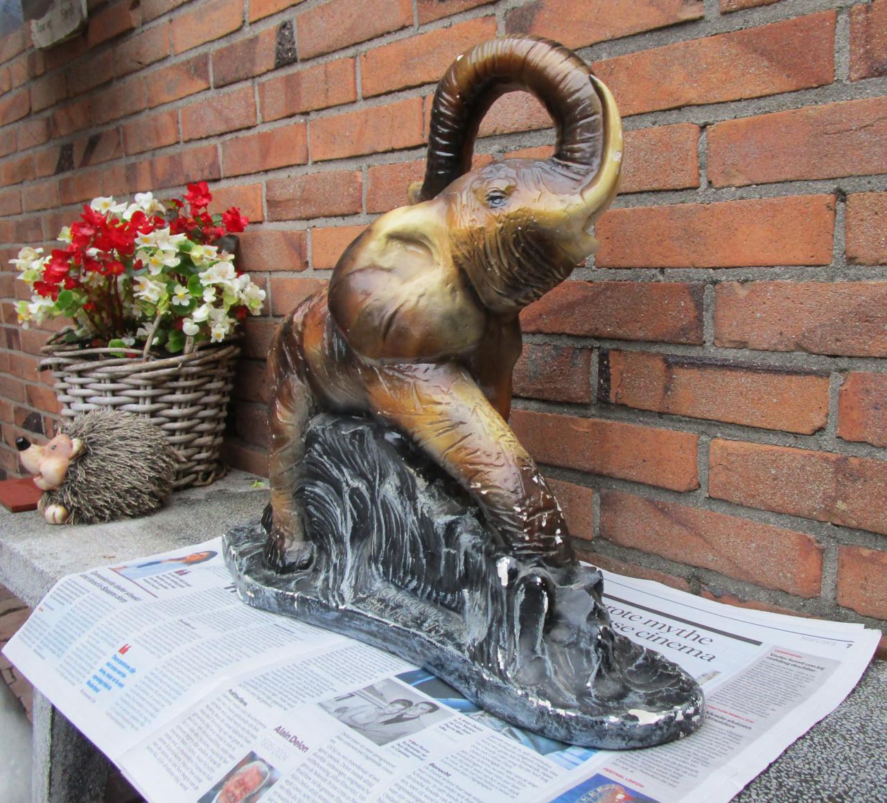 Vintage Olifant Beeld met Omhoog Geheven Slurf - Decoratief