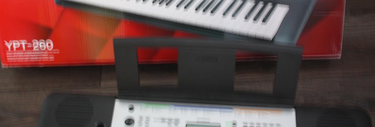 Yamaha YPT-255-Portable Keyboard