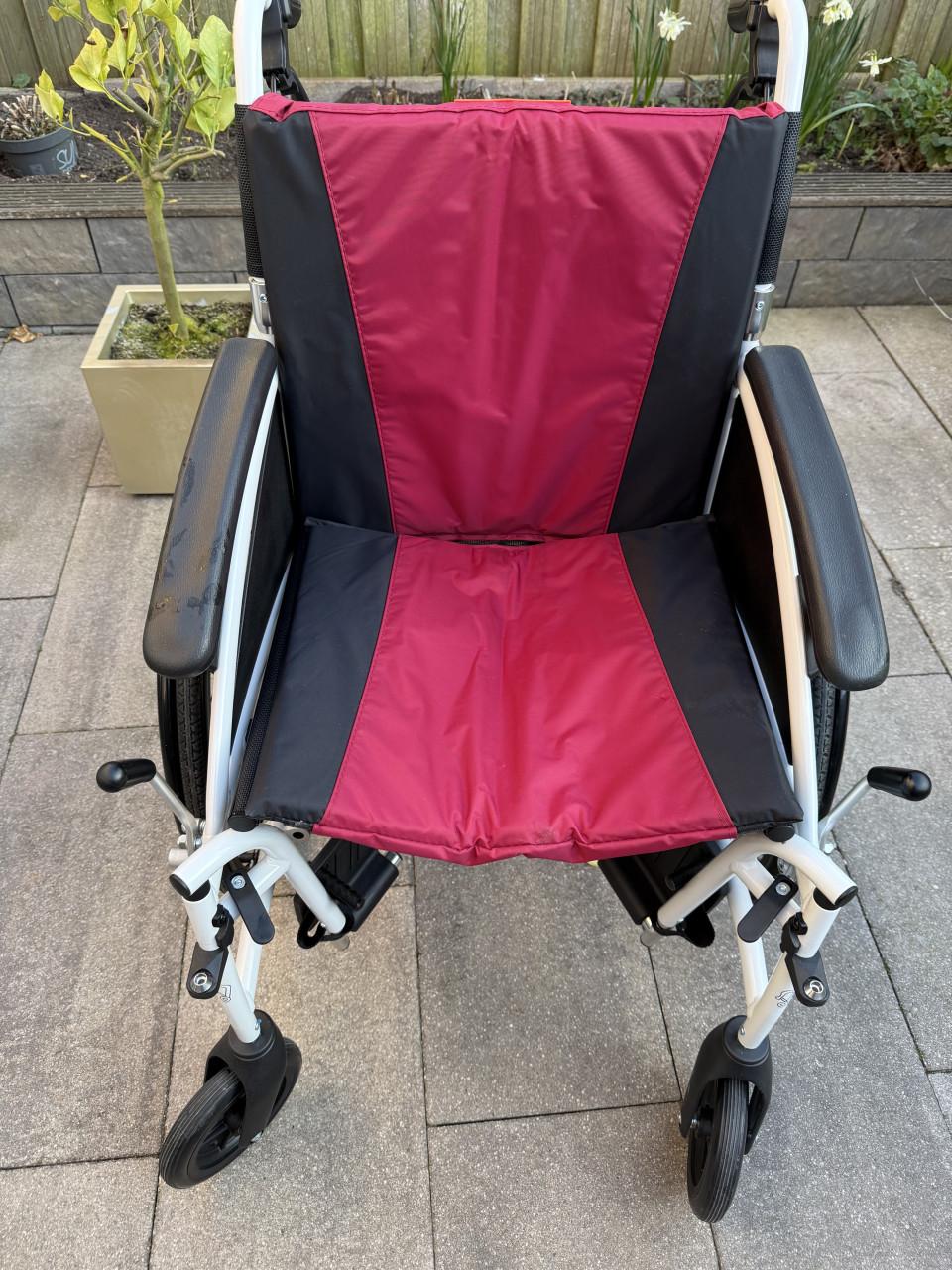 ROLSTOEL LICHTGEWICHT OPVOUWBAAR