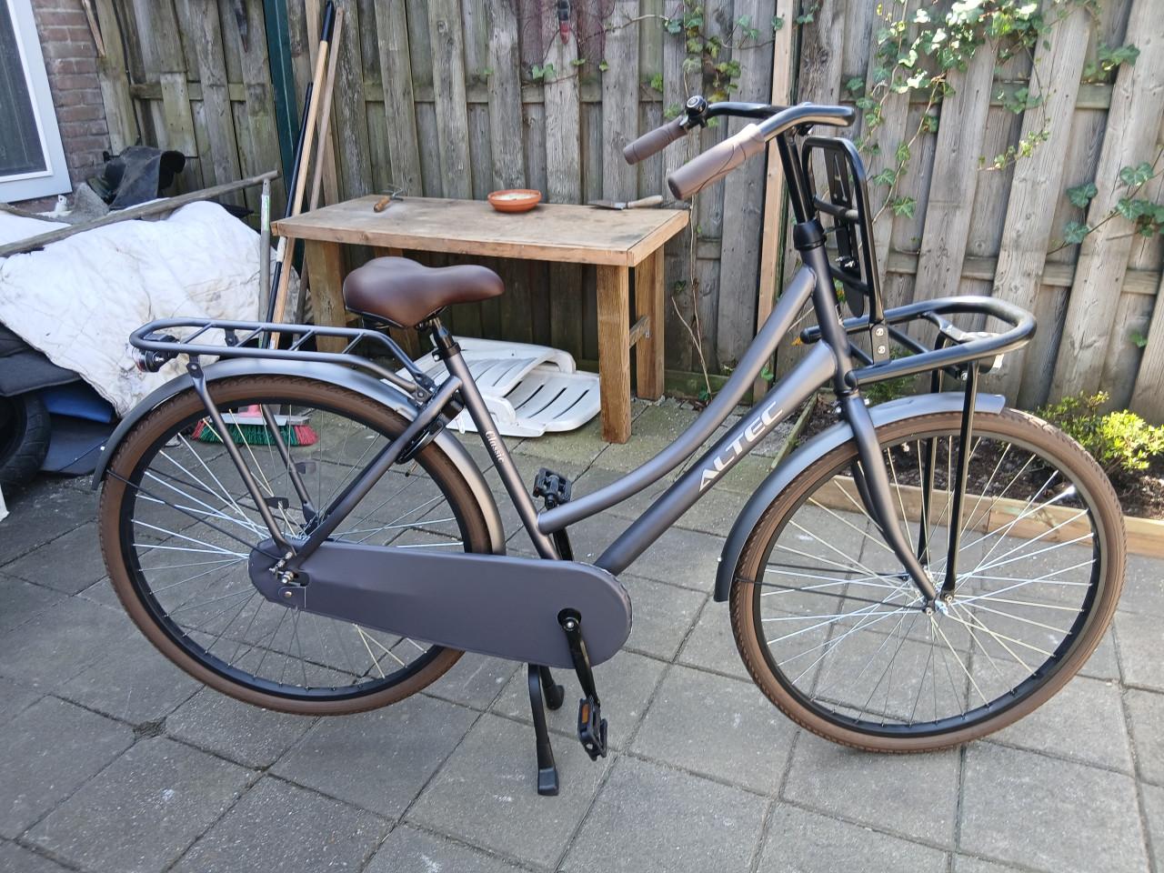 Te koop splinternieuwe dames transportfiets 28 inch