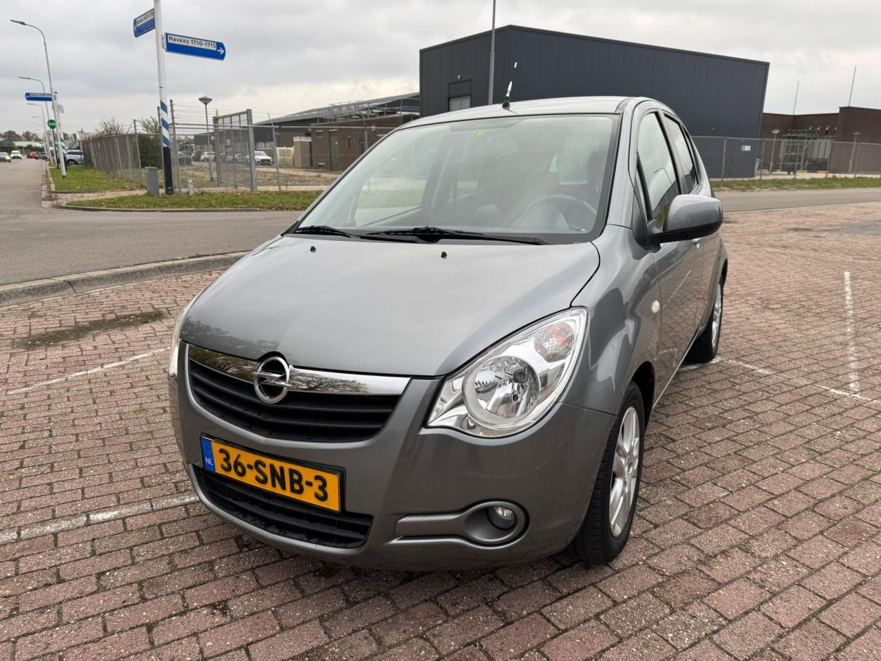 Opel agila bj 2011  2950 euro