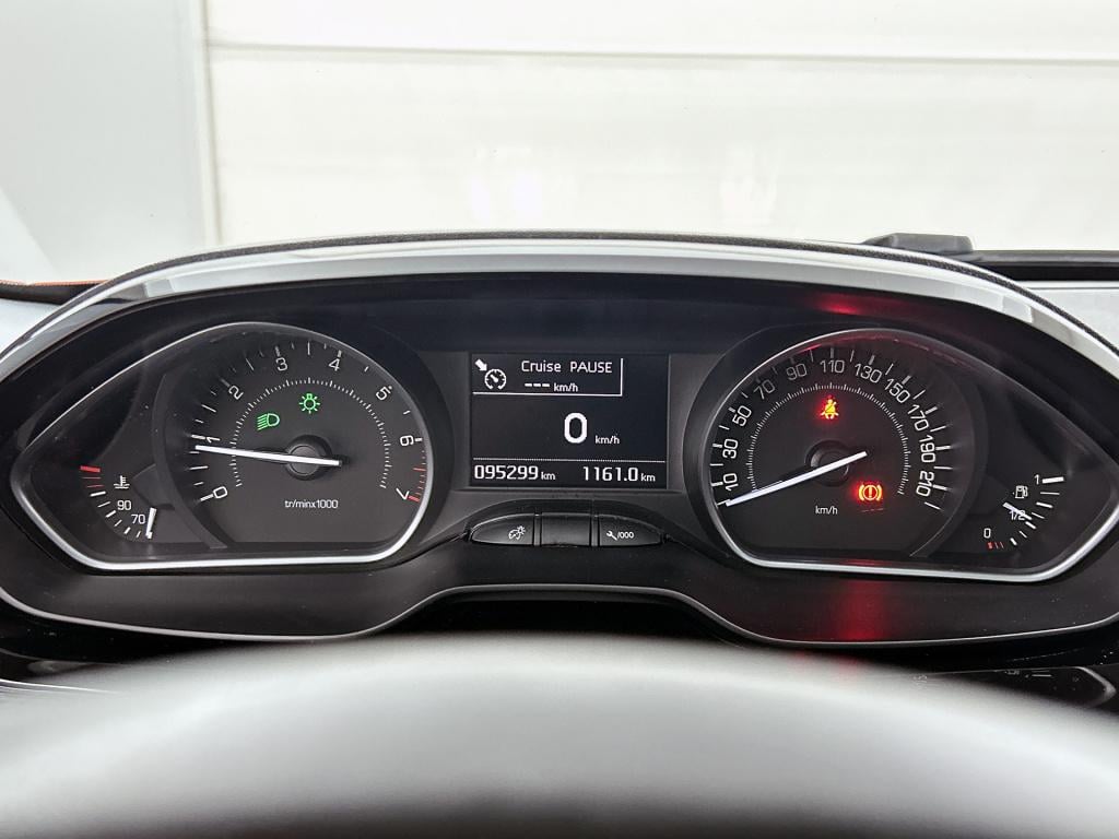 Peugeot 208 110 pk allure | rijklaar | panoramadak | apple carplay | parkee