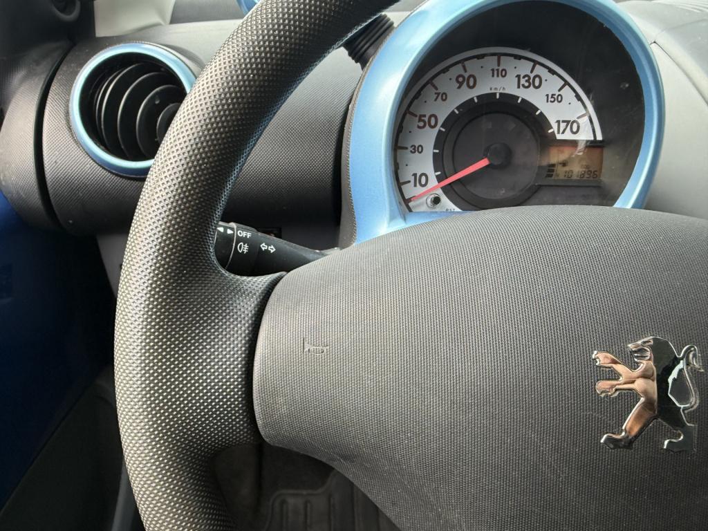Peugeot 107 1.0-12v urban move airco 5-drs