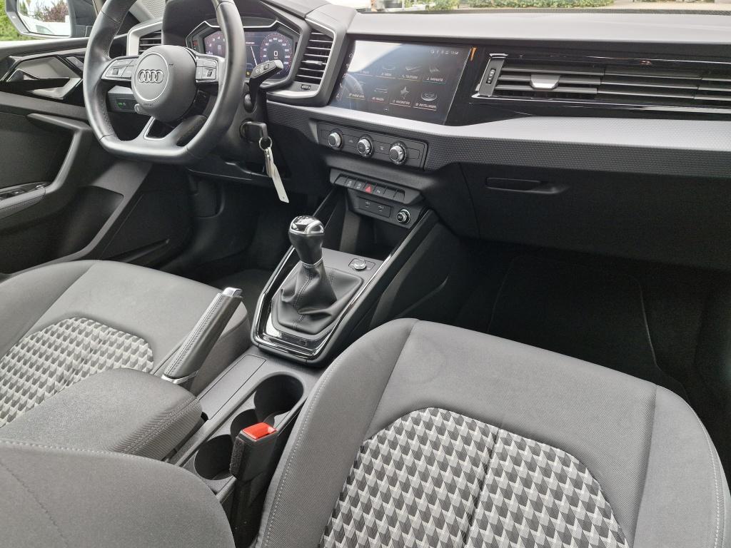 Audi A1 Sportback 30 tfsi pro line | 110 pk | parkeersesoren v+a | lane ass