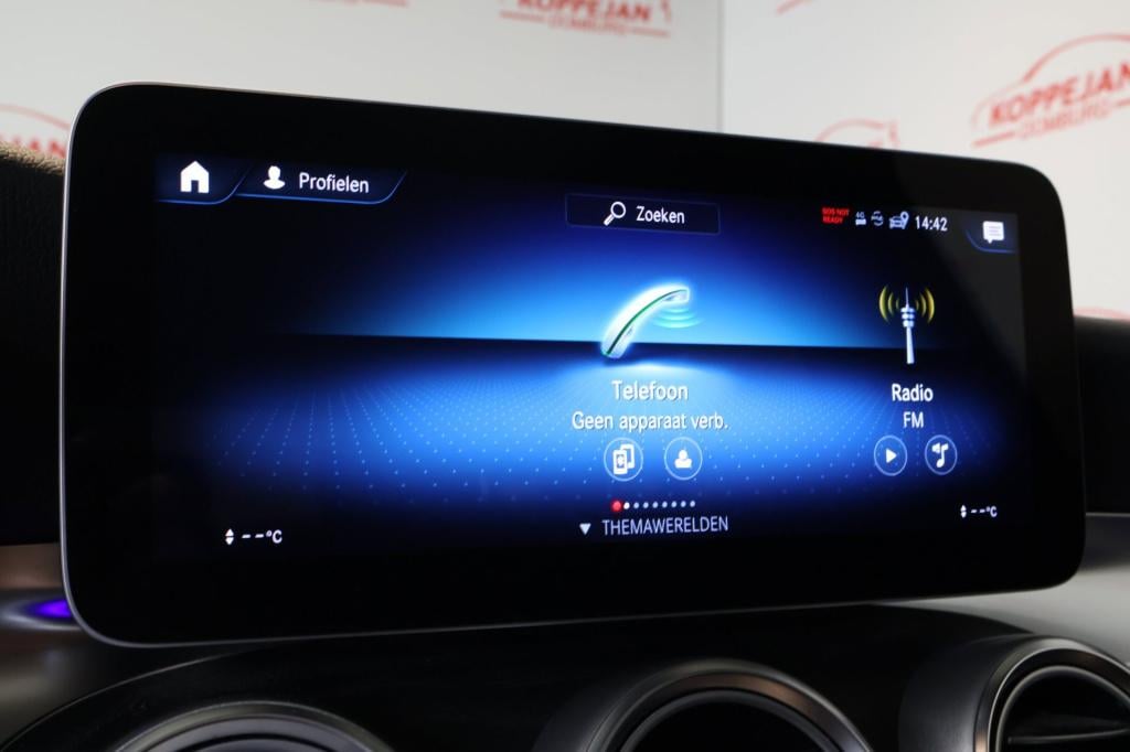 Mercedes-Benz Glc 200 4matic premium plus, panodak, trekhaak, carplay, deal