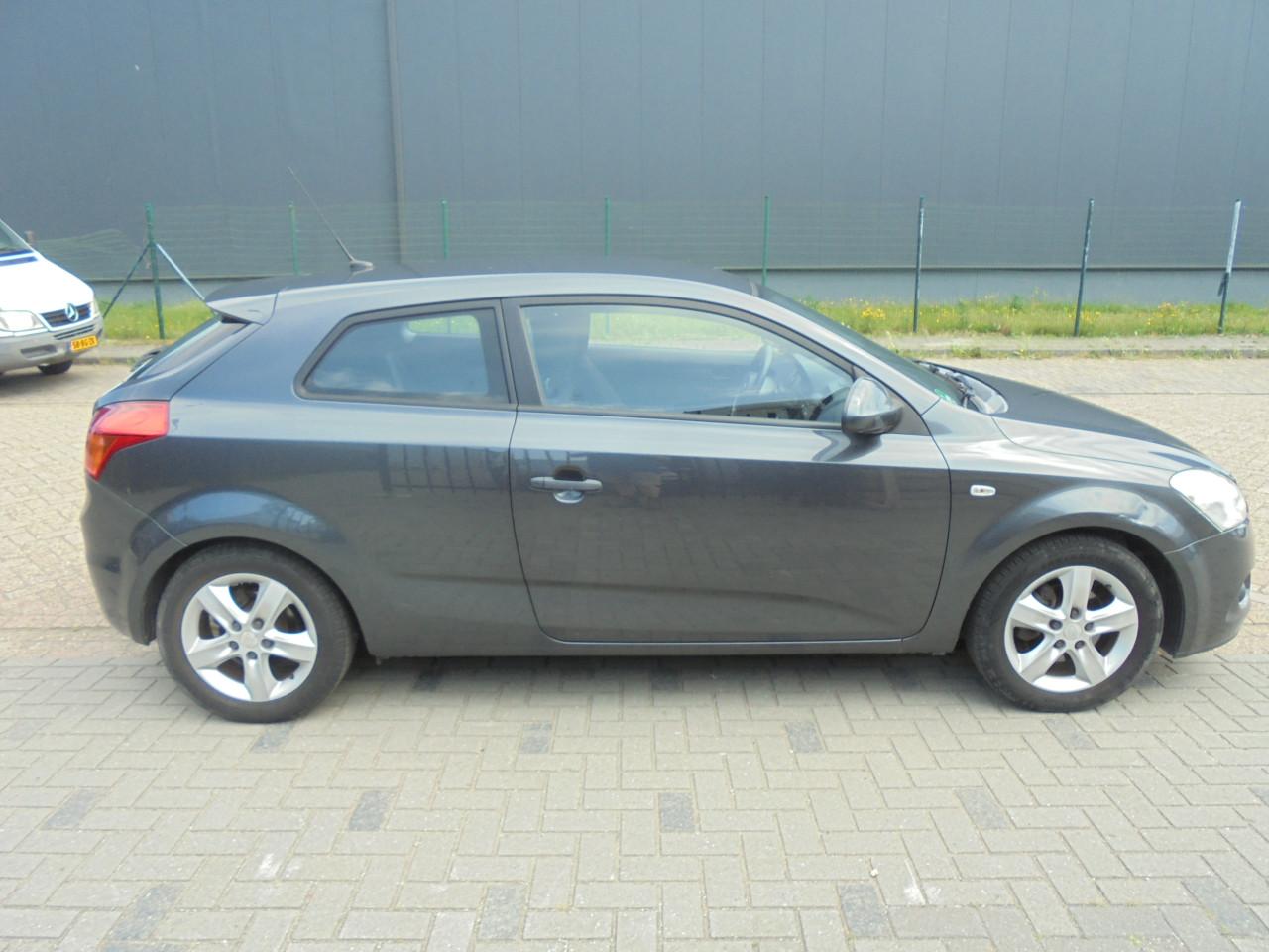 Kia Pro Ceed hele nette sportieve auto 176.425 Km met N.A.P Apk Juni 2027