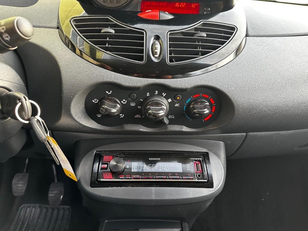 Renault Twingo 1.2-16v night & day airco cruise-ctrl trekhaak apk 09-2027