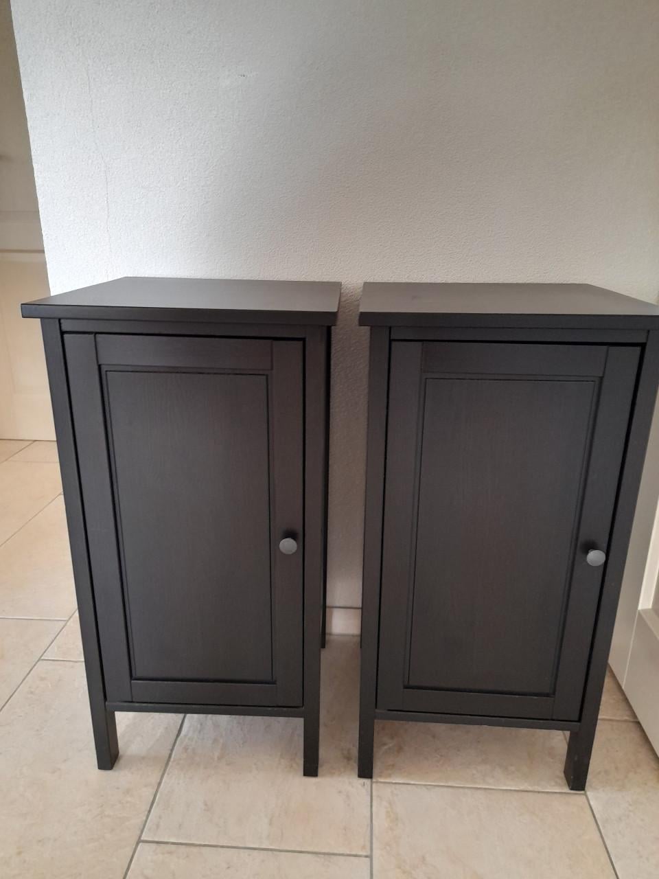 2 Nachtkastjes 39 x 39 x 75H ( in goede staat )