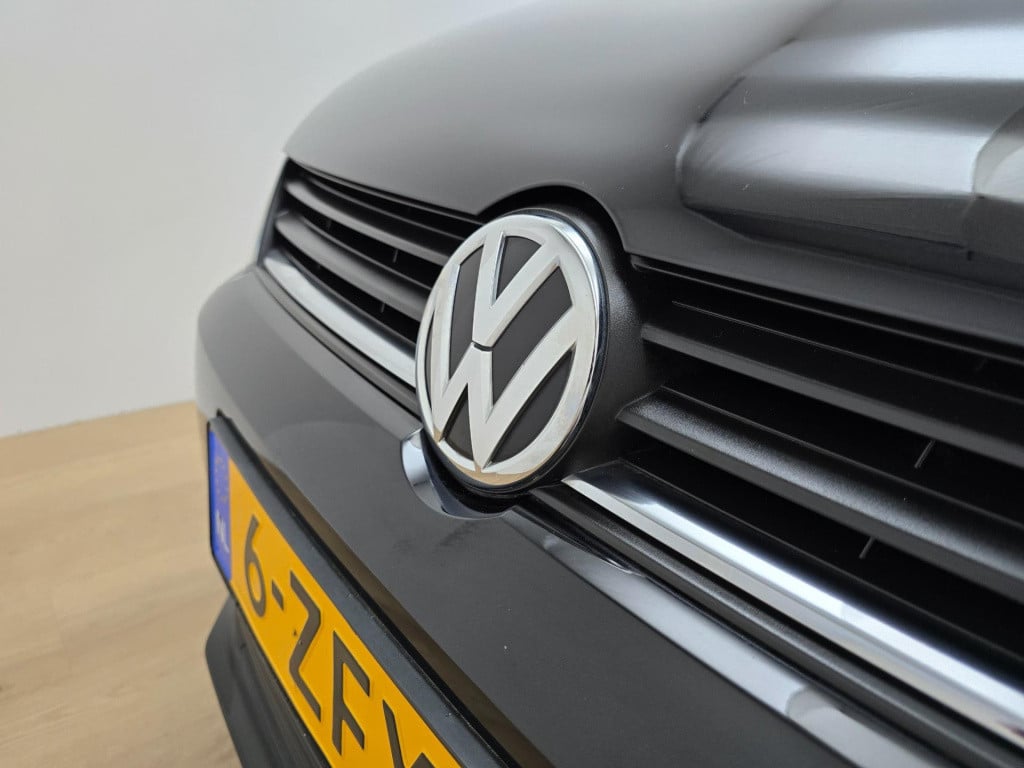 Volkswagen Polo occasion 1.2 tsi highline automaat in black edition | sport