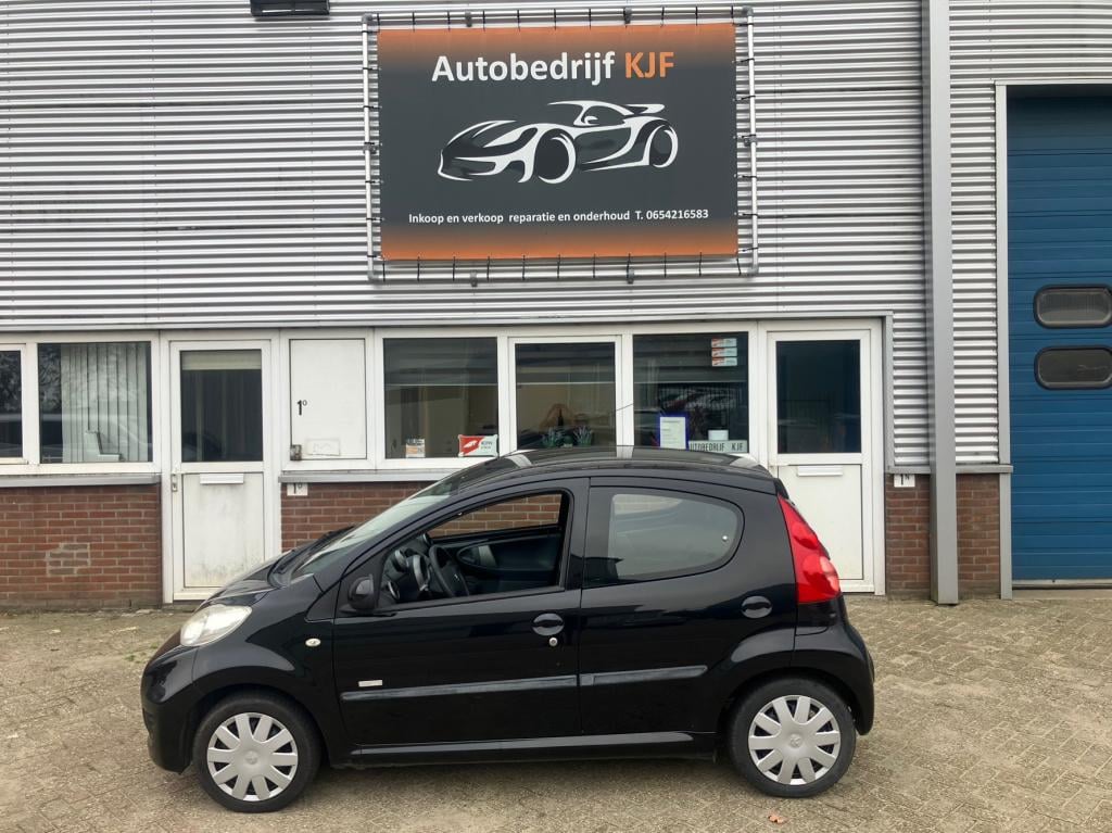 Peugeot 107 1.0-12v millesim 200 airco