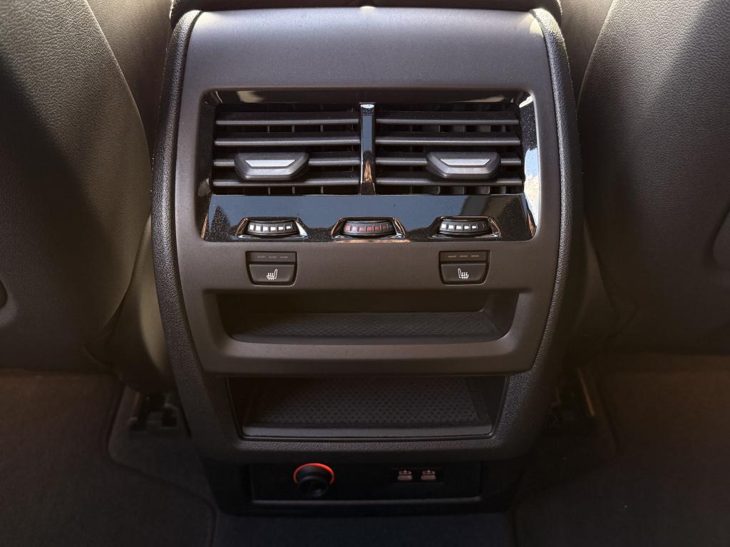 BMW X5 xdrive50e m-sport | carbon | pano | memory | stoelverwarming / verko