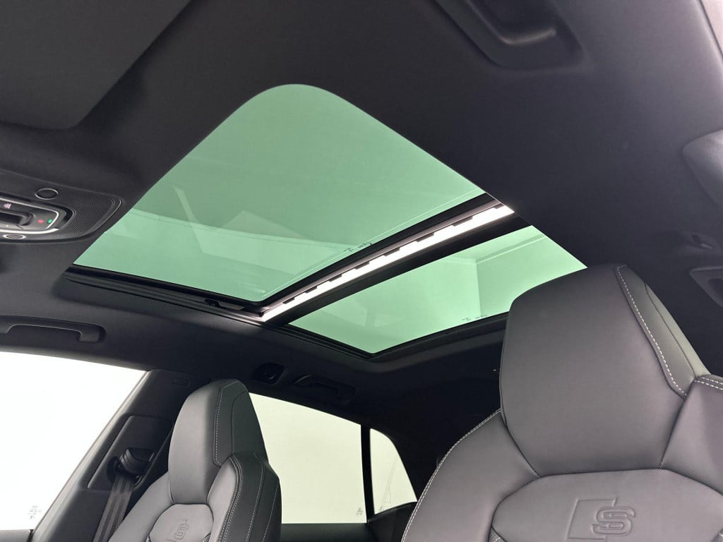 Audi Q8 pro line s 55 tfsi e 290 kw / 394 pk suv 8 versn.