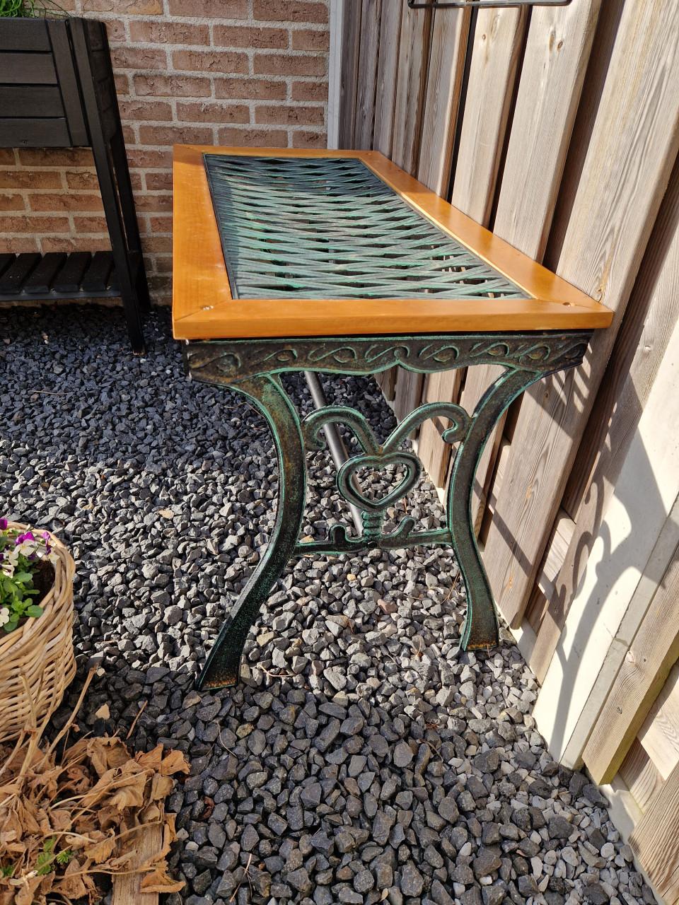 Tuintafeltje hout/ gietijzer