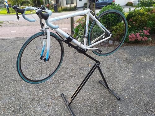 """"REPARATIESTEUN en SCHOONMAKEN  en afstellen VAN DE FIETS""""