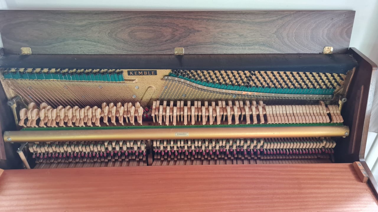 Piano Kemble