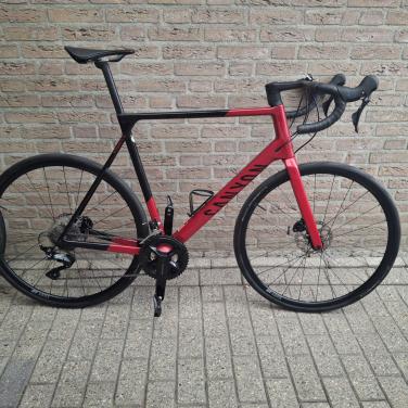 Canyon Ultimate CF SL 7- 2XL-2025-nieuwstaat