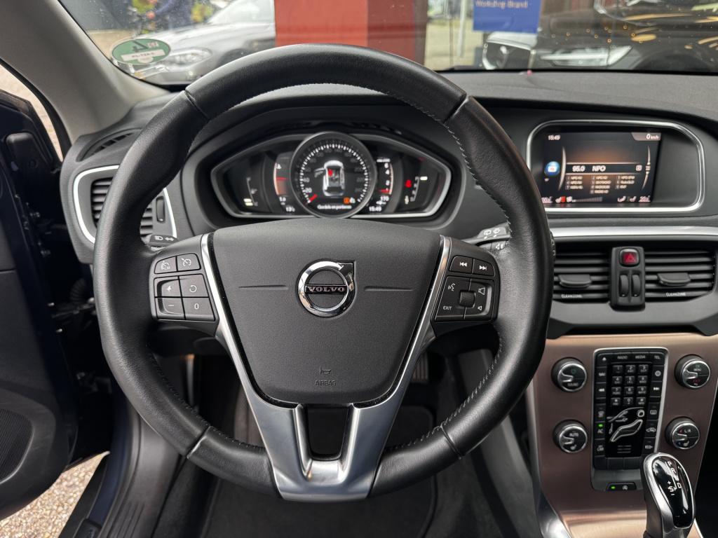 Volvo V40 cross country 1.5 t3 summum