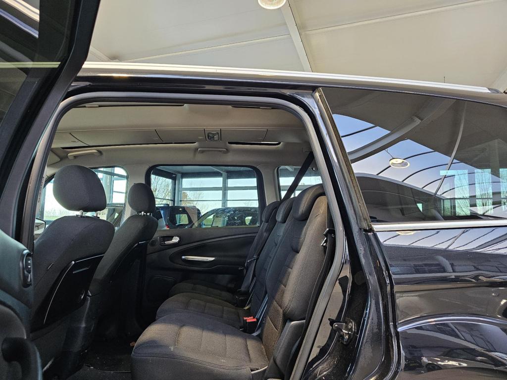 Ford Galaxy 1.6 scti titanium