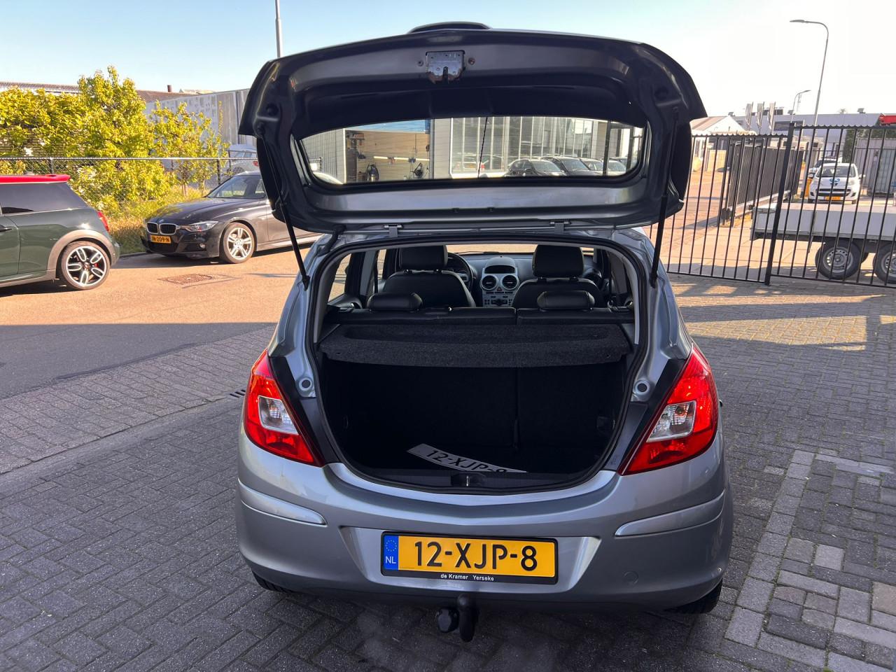 Opel Corsa 1.2-16V Anniversary Edition