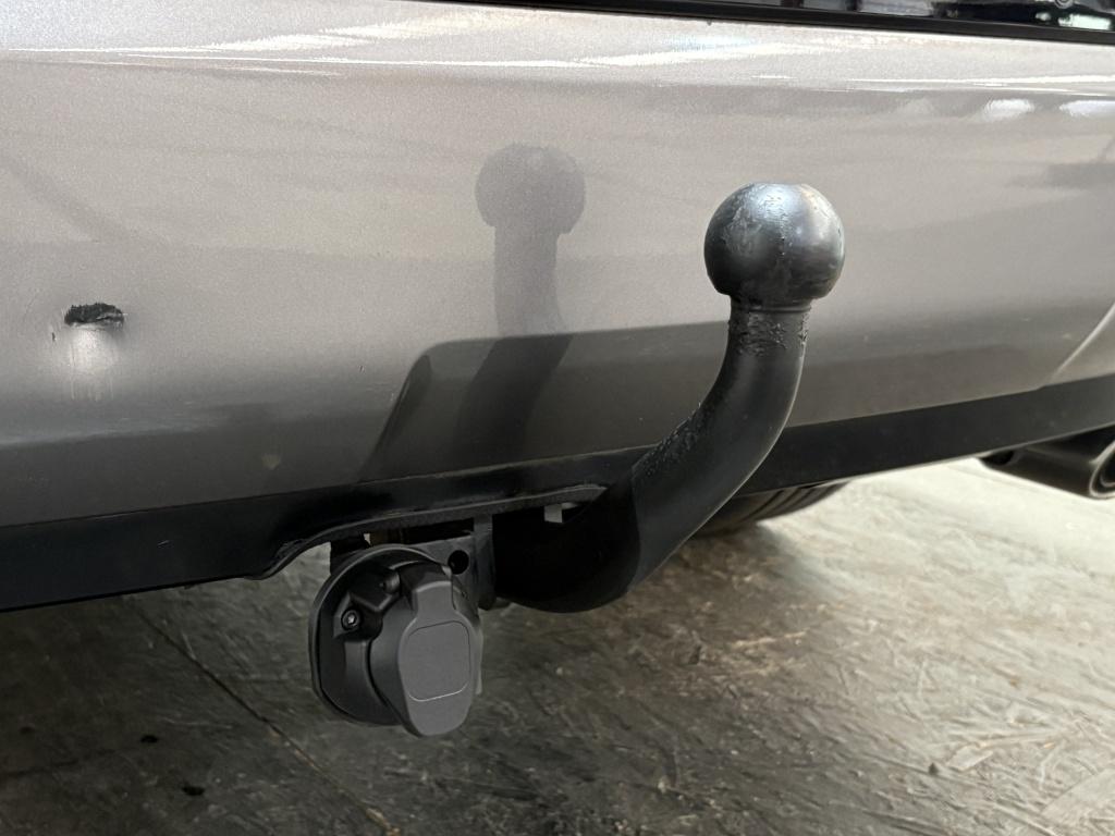 Toyota Rav4 2.5 hybrid awd bi-tone | innovation-pakket | trekhaak | panodak
