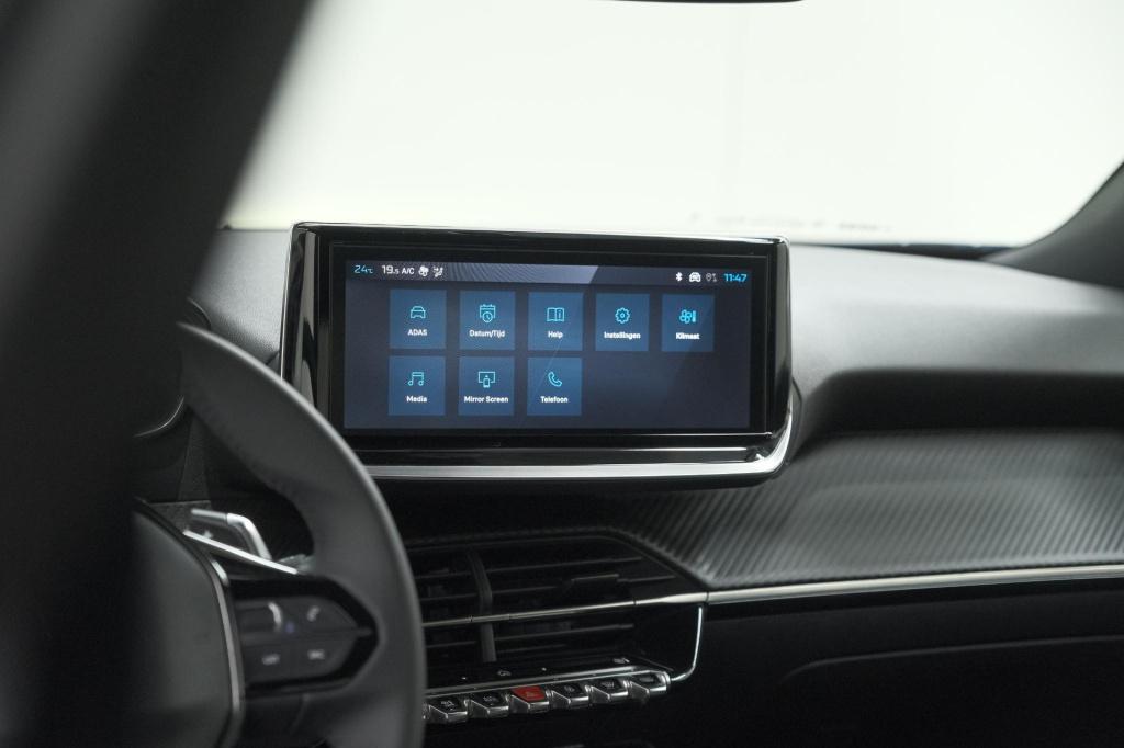 Peugeot 2008 1.2 hybrid 145 allure | apple carplay | climate control | park