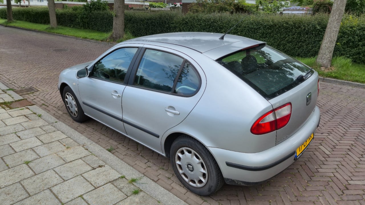 Seat Leon 1.4 – 2002 – met airco – APK tot december 2025