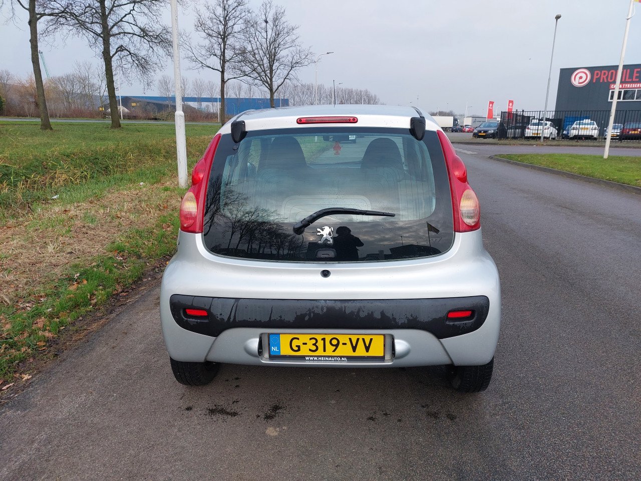 Peugeot 107 bj 2006 1600 euro