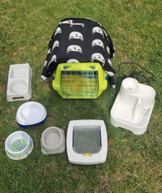 Transportbox, kattenluik, waterfontein, voer- drinkbakjes, nagelschaartje