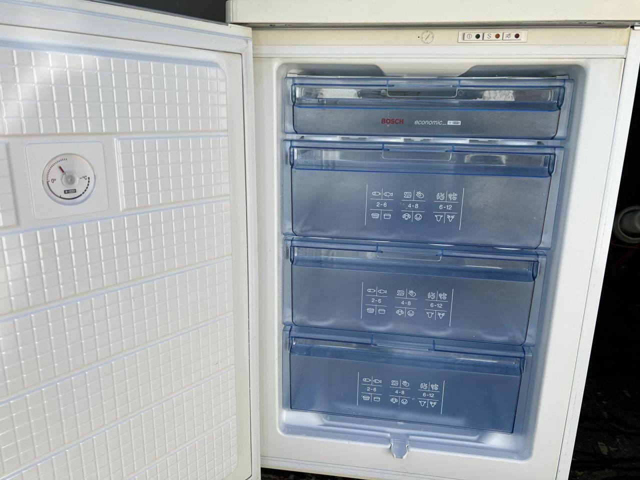 Bosch Vrieskast /vriezer 85x60 cm. 120 liter klasse A+